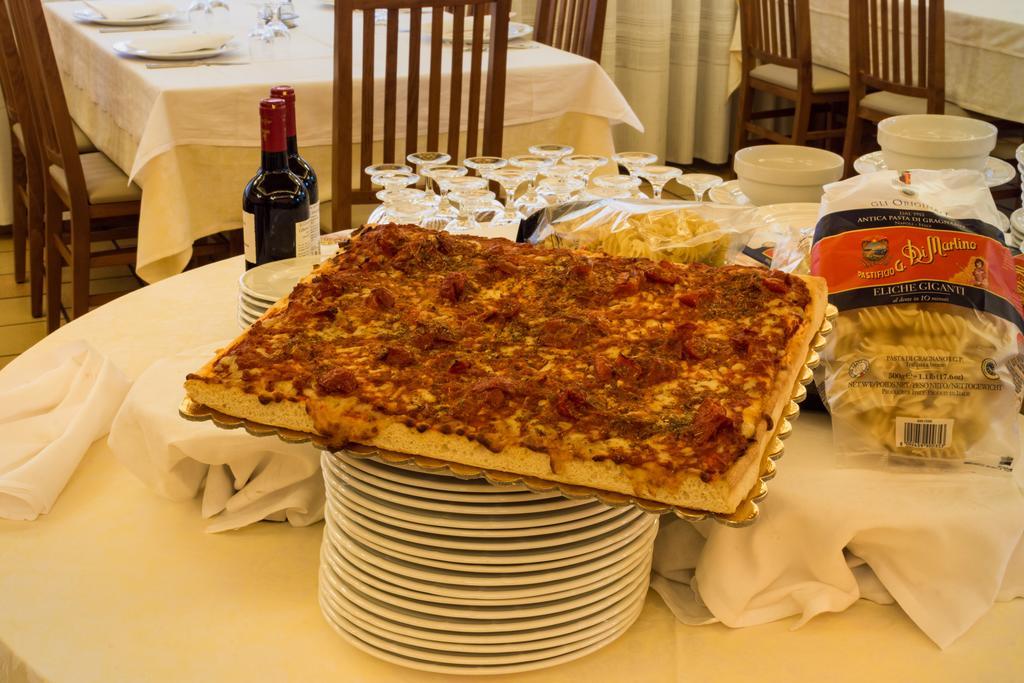 Park Hotel Ristorante Ca' Bianca Istrana Exteriör bild