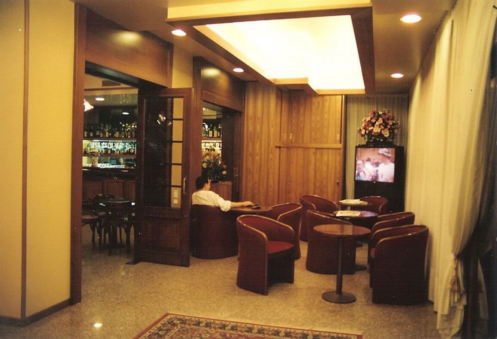 Park Hotel Ristorante Ca' Bianca Istrana Exteriör bild